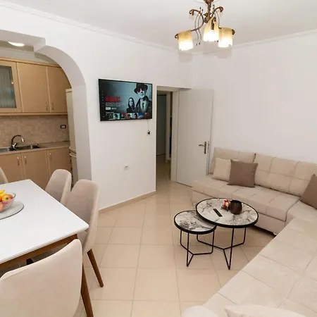 Enzo Apartment Sarande